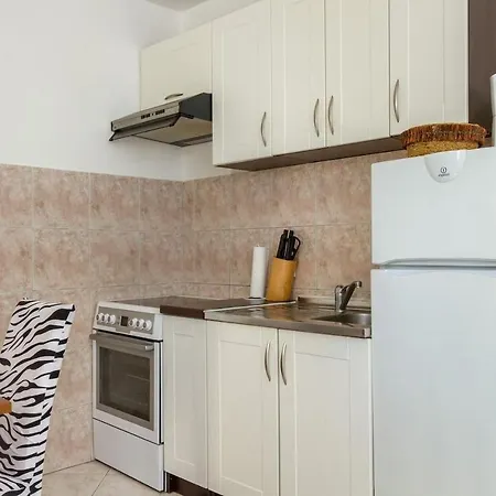 Apartment Jurica - 300 M From Sea
